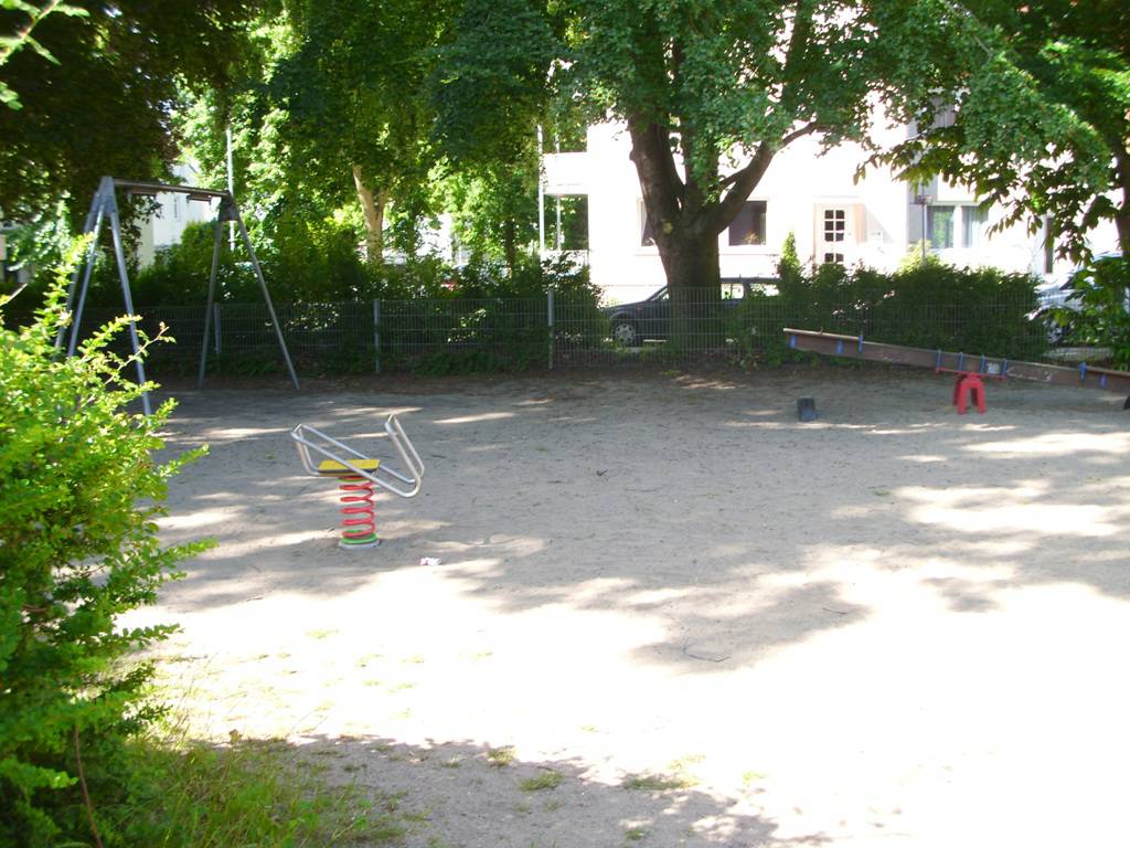Foto /pics/2081-67-kinderspielplatz_westhofftrasse__14_.jpg