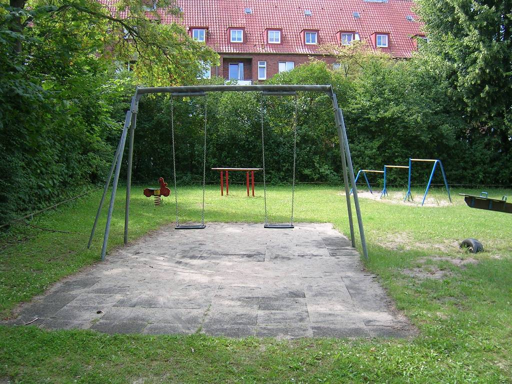 Foto /pics/24378-454-kinderspielplatz_goebenstrasse__10_.jpg