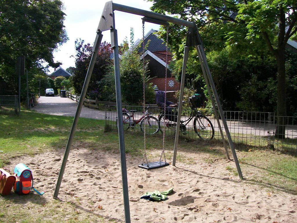 Foto /pics/25475-794-kinderspielplatz_guerickestrasse__5_.jpg