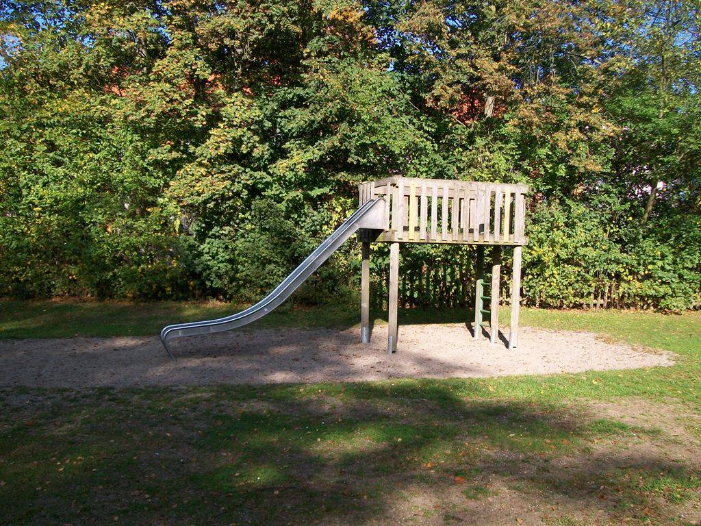 Foto /pics/26102-1763-kinderspielplatz_westpreussenring__12_.jpg