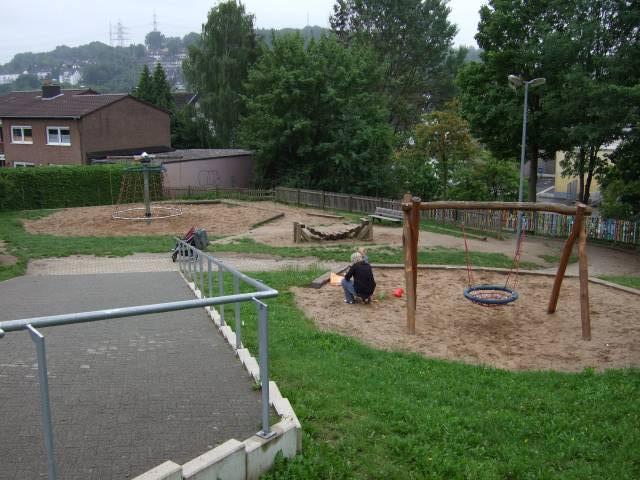 Spielplatz Otterweg / Hanftalschule in Hennef